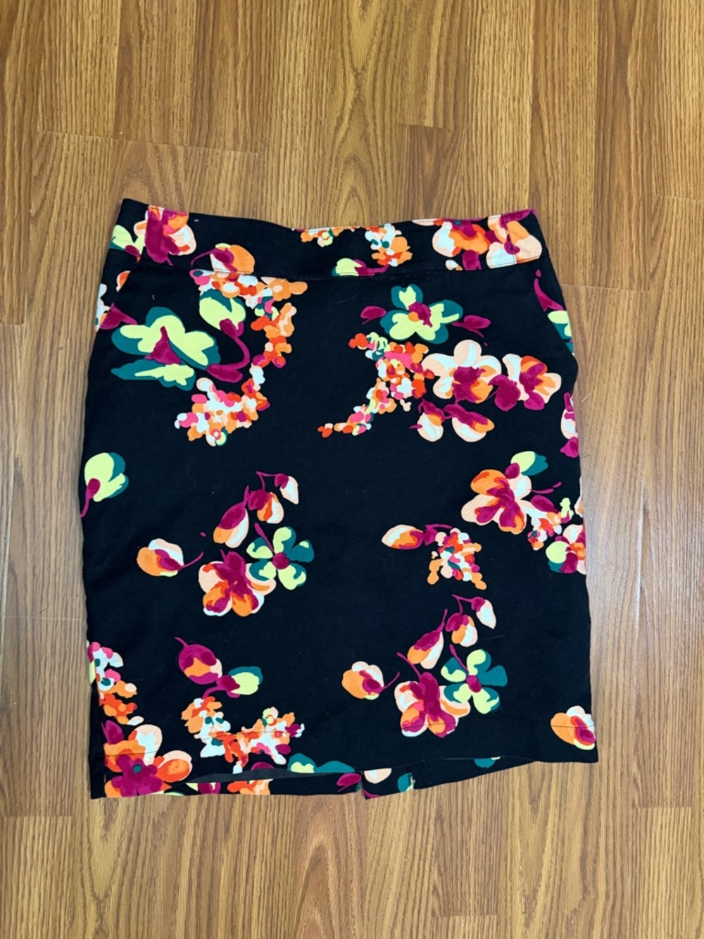 Merona floral pencil skirt black office cottagecore chic career size 6.